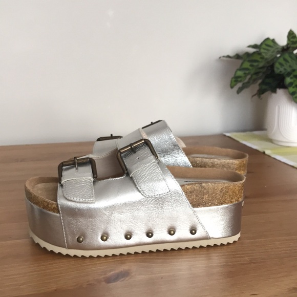 Intentionally Blank Rule Breaker Platform Sandals in Metallic Silver EUR 38 - Picture 2 of 13